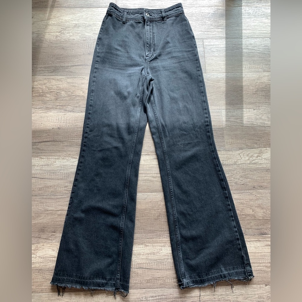 FP We the Free Woman’s Charcoal Black Raw Hem Wide Leg High Rise Denim Jeans 27